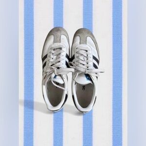 adidas white and black samba shoes